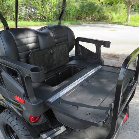 2027 EZGO Liberty photo 3