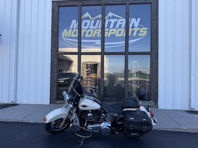 2014 Harley-Davidson® FLSTC - Heritage Softail® Classic | Mountain