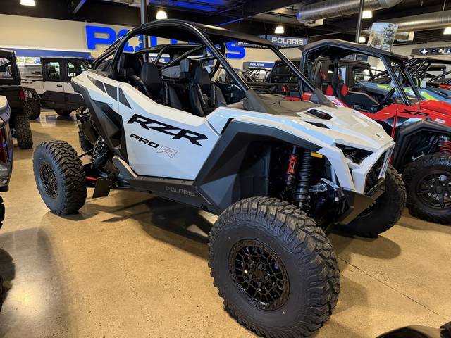 ボブ 2026 Polaris® RZR Pro R Ultimate | Roseville Motorsports