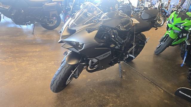 2026 Kawasaki Ninja® ZX™-6R ABS | America's Motor Sports
