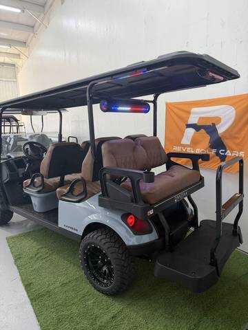 2027 EZGO Express photo 3