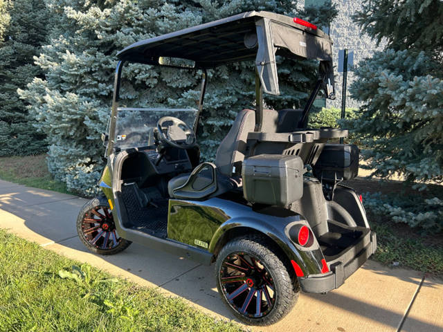 2026 EZGO RXV photo 3