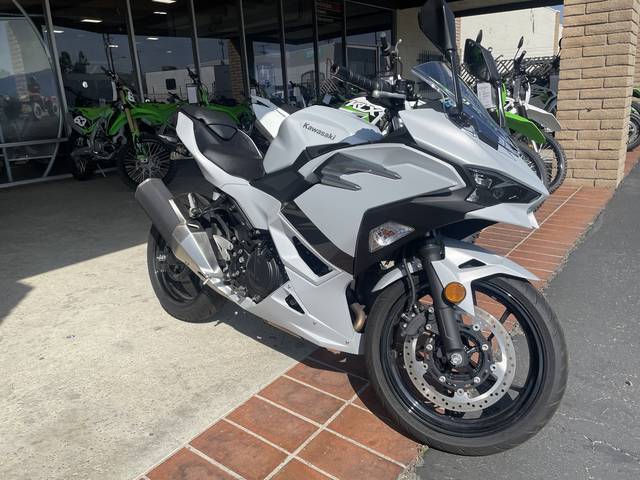 2025 Kawasaki Ninja® 500 | Moto United La Habra