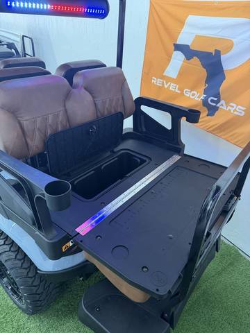 2027 EZGO Express photo 2