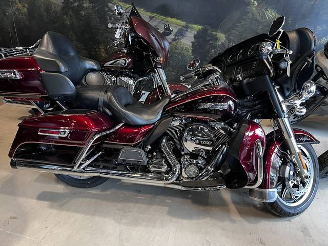 Harley Davidson Electra Glide Ultra Classic FLHTCUI 1584 - Moto Occasion En Très Bon état