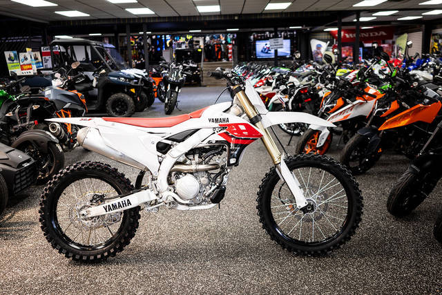 【現状販売】YAMAHA ヤマハSE203 白 2026 Yamaha YZ250 70th Anniversary Edition | Crossroad Powersports