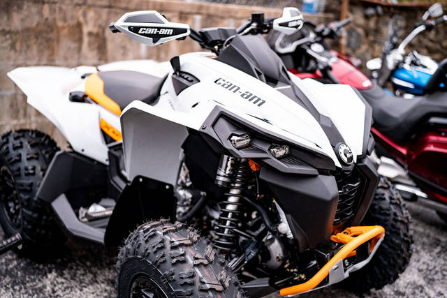 2026 Can-Am® Renegade X xc 1000R | Crossroad Powersports