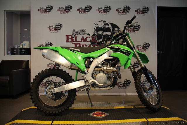 2023 Kawasaki KX™450X | Bert's Black Pearl Indian Triumph