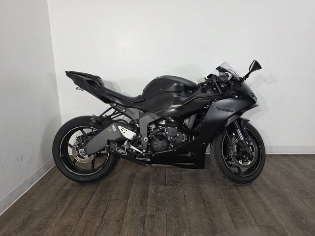 2024 Kawasaki Ninja® ZX™-6R Metallic Flat Spark Black/Ebony