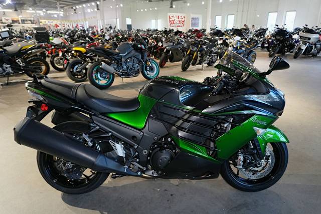 2018 Kawasaki Ninja® ZX™-14R ABS SE | SuperBike Showroom