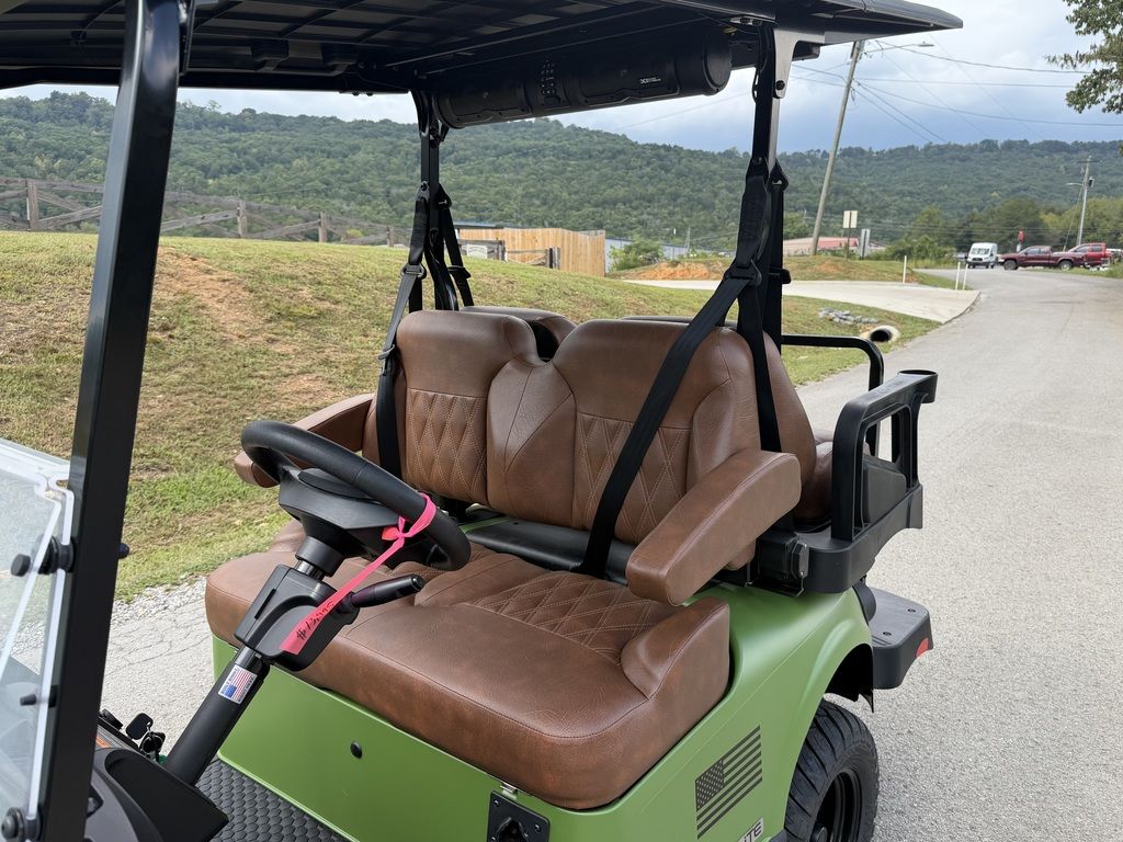2026 E-Z-GO RXV 4 Summit XTL Elite Lithium — photo 3