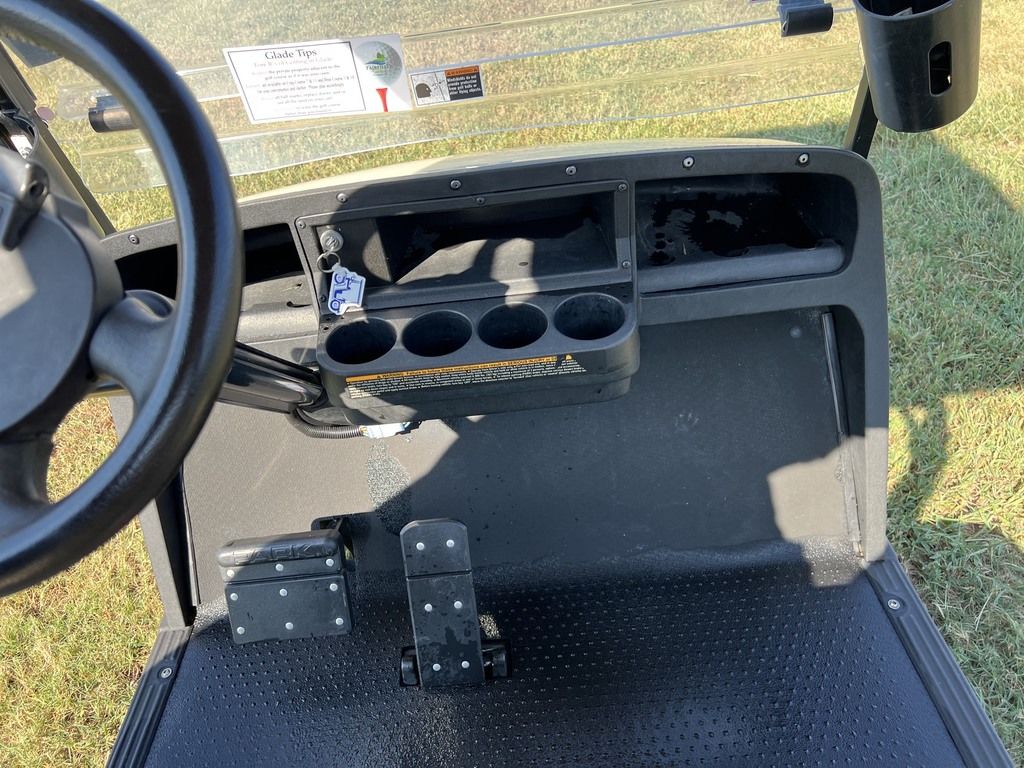 2018 E-Z-GO TXT® Gas — photo 9