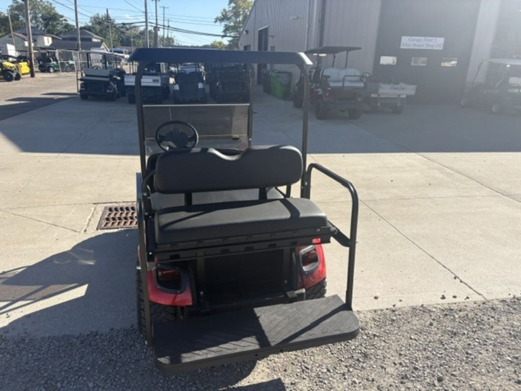 2012 E-Z-GO TXT Gas 13.5 HP — photo 3