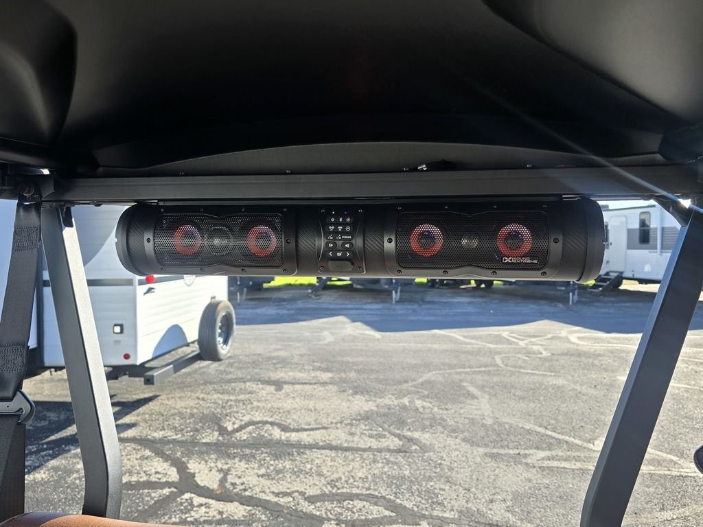 2027 E-Z-GO Liberty 4F XTL ELiTE Lithium Powertrain — photo 10