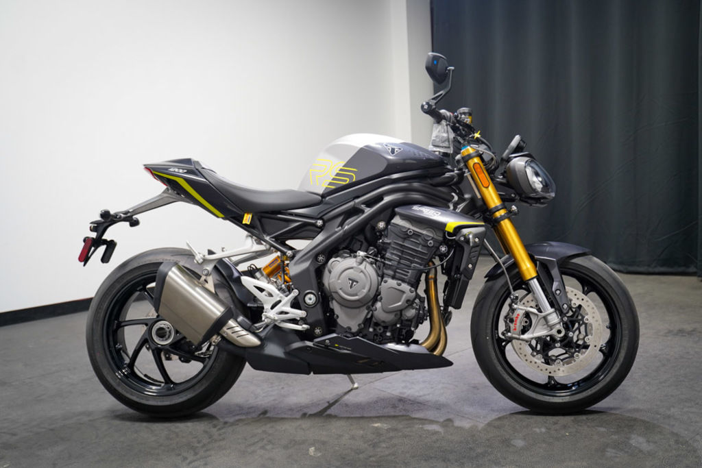New Triumph Speed Triple 1200 RS Granite/Triumph Racing Yellow 2026