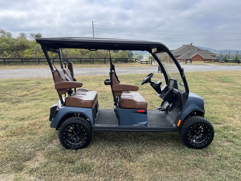 2027 E-Z-GO Liberty 4F XTL ELiTE Lithium Powertrain LSV — photo 6