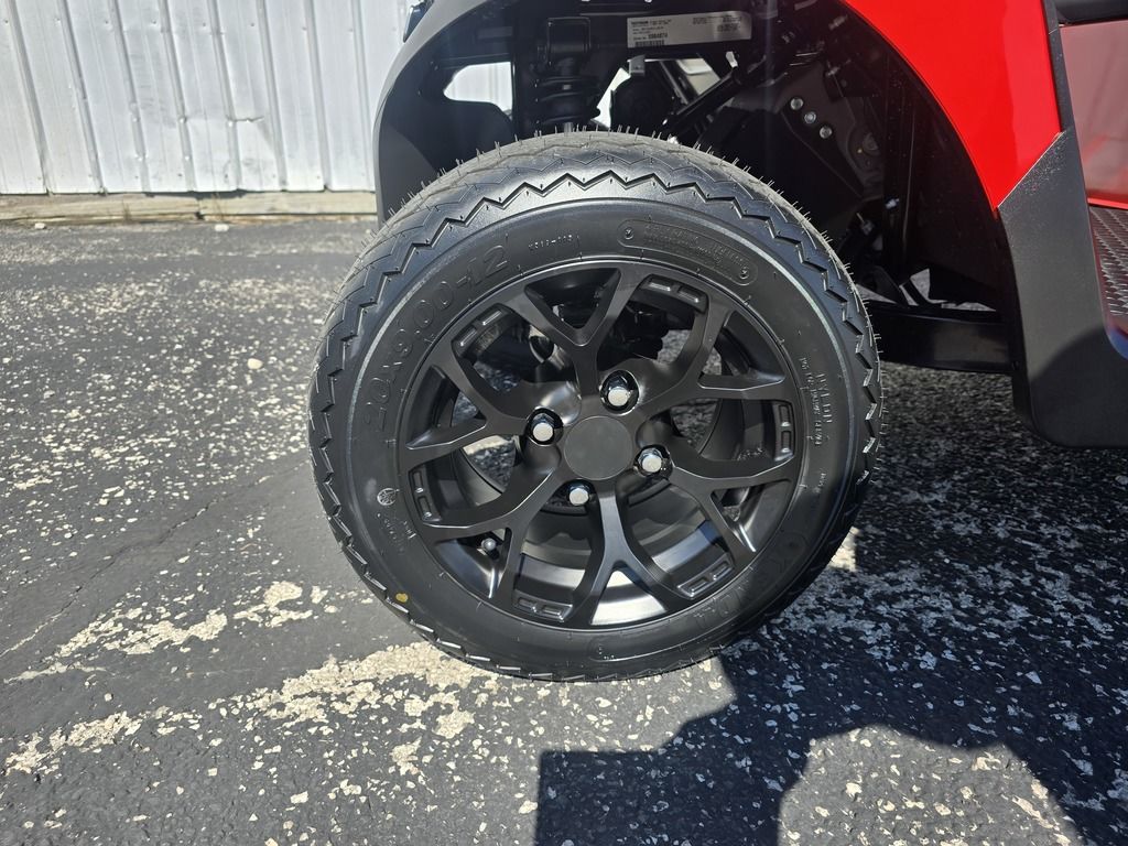 2027 E-Z-GO RXV 2 Valor S 13.5-hp Gas — photo 7