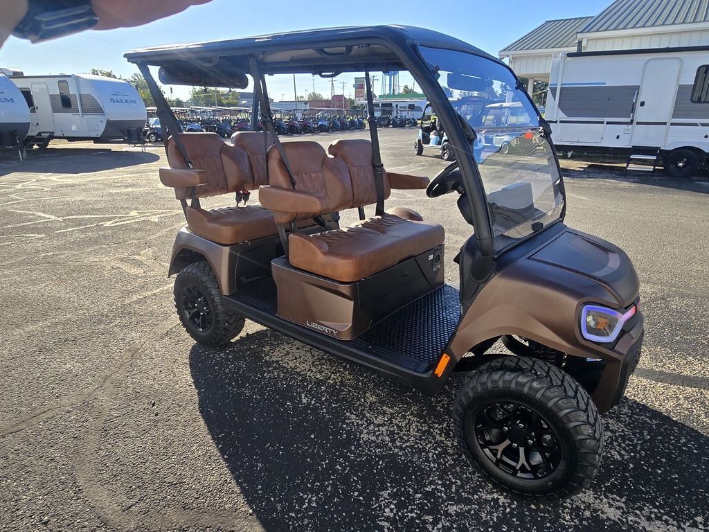 2027 E-Z-GO Liberty 4F XTL ELiTE Lithium Powertrain — photo 4