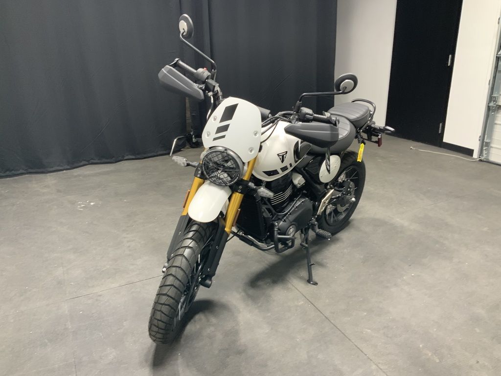 New Triumph Scrambler 400 XC Vanilla White 2026