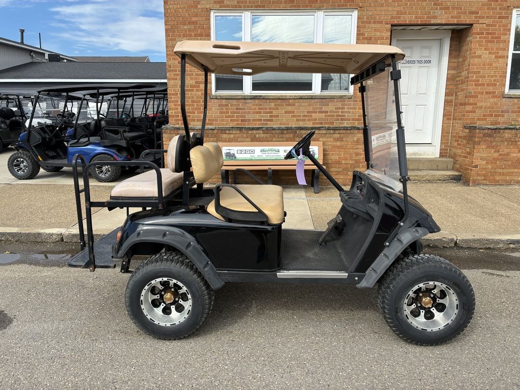 2010 E-Z-GO TXT — photo 3