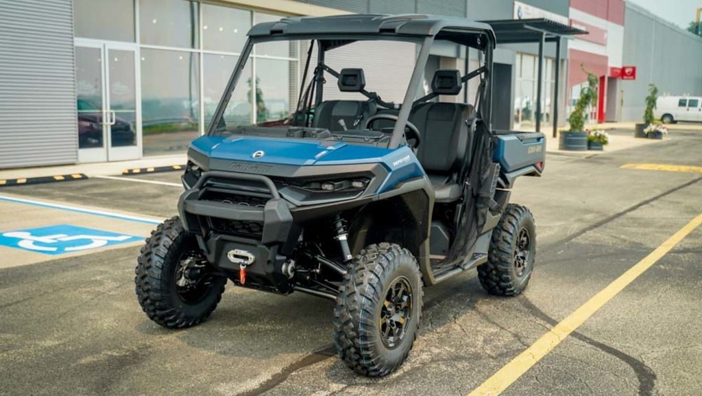 New Can-Am® Defender XT HD11 2026