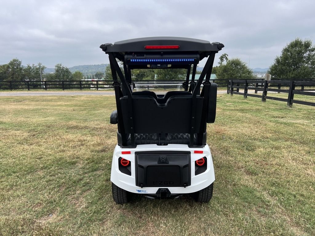 2027 E-Z-GO Liberty 4F XTL ELiTE Lithium Powertrain — photo 4