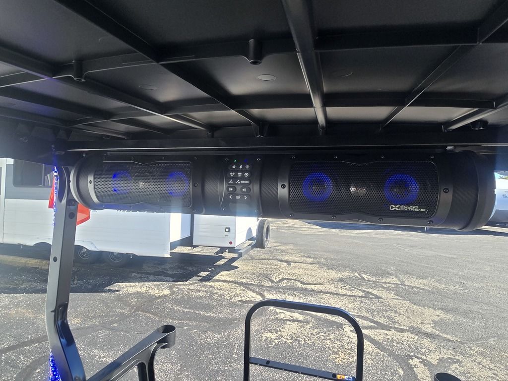 2027 E-Z-GO RXV 4 Valor S+ 13.5-hp Gas — photo 6