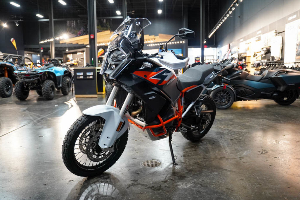 New KTM 1390 SUPER ADVENTURE R OT 2026