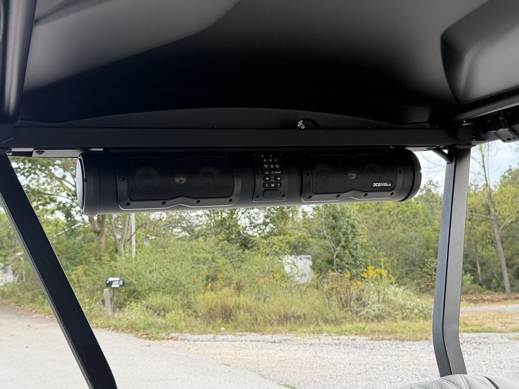 2027 E-Z-GO Liberty 4F XT ELiTE Lithium Powertrain — photo 6