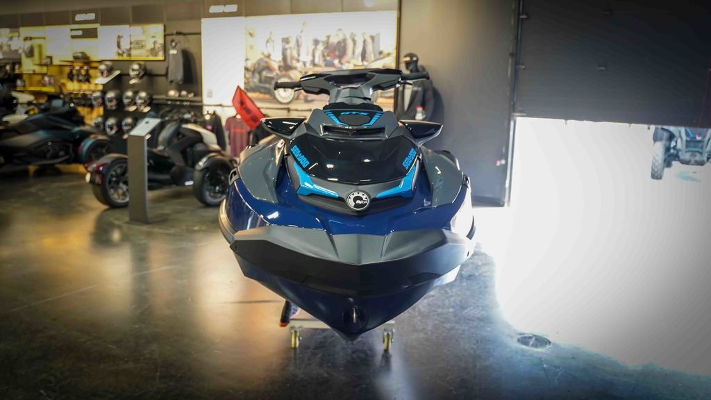 New Sea-Doo GTX™ 230 Tech, Audio, iDF, iBR 2026