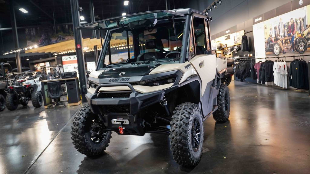 New Can-Am® Defender Limited HD11 Desert Tan & Carbon Black 2026