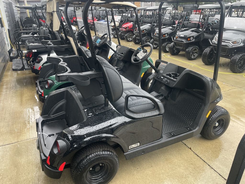 2026 E-Z-GO RXV 2 Freedom Elite Lithium — photo 3