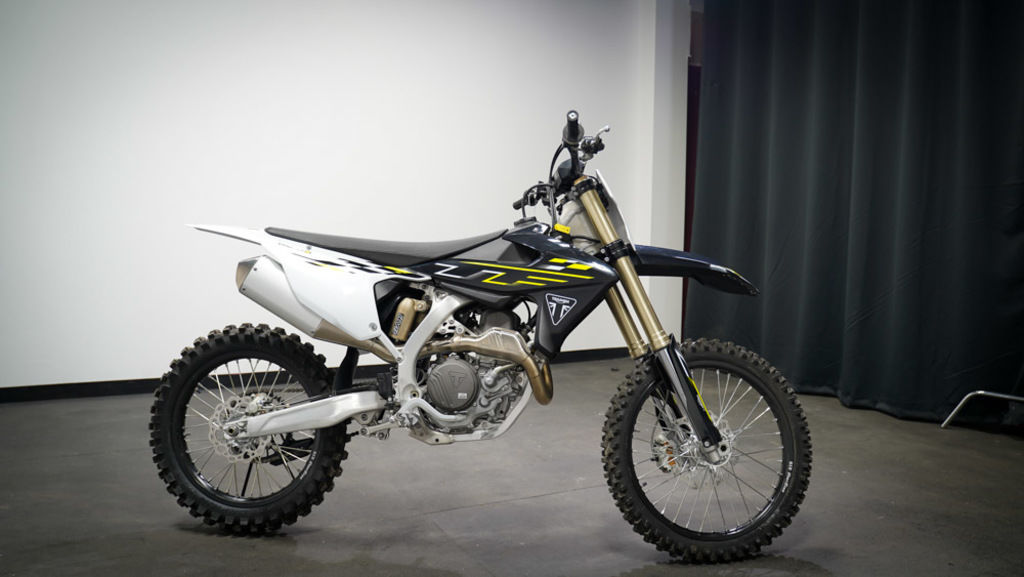 New Triumph TF 450-X Jet Black/Pure White 2026