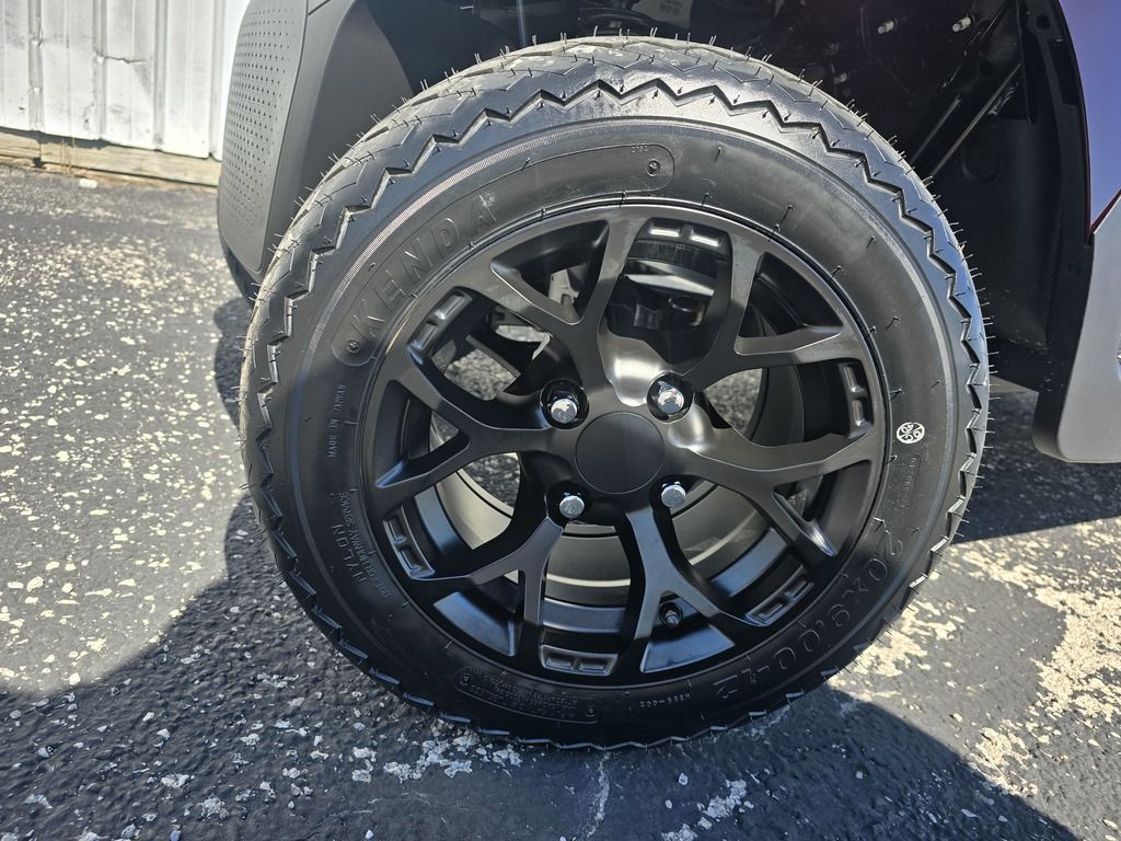 2027 E-Z-GO RXV 2 Valor S 13.5-hp Gas — photo 7
