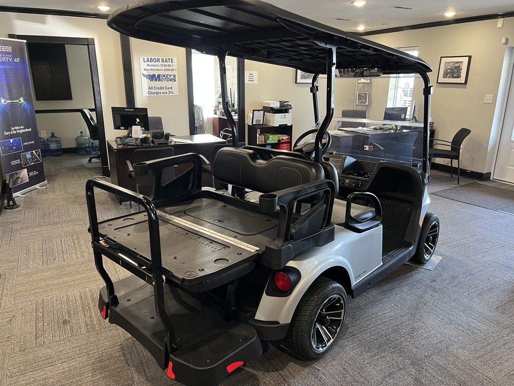 2027 E-Z-GO RXV 2 Valor S+ 13.5-hp Gas — photo 5