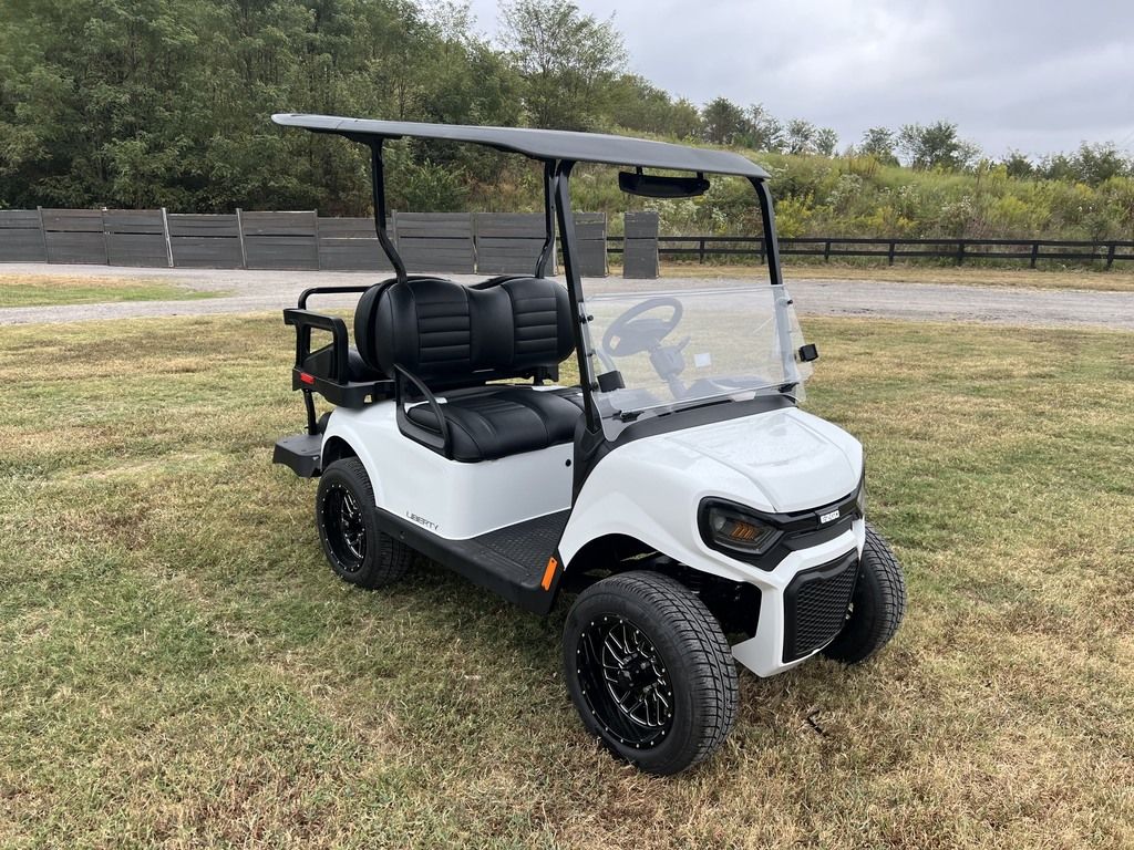 2027 E-Z-GO Liberty 4F X ELiTE Lithium Powertrain — photo 6