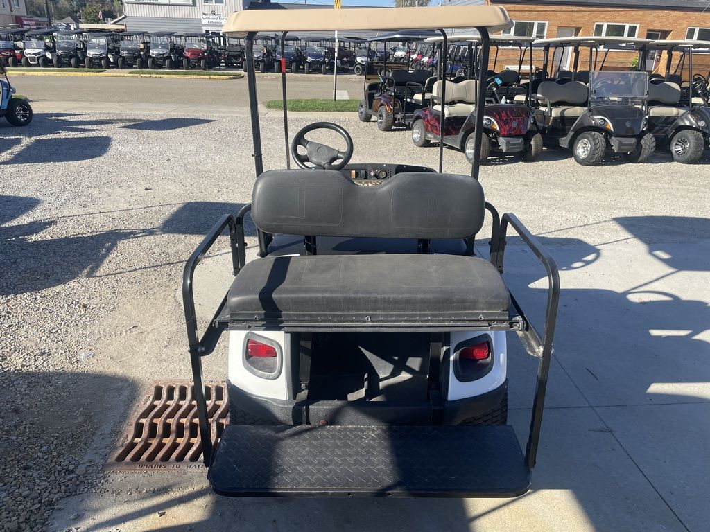2018 E-Z-GO TXT® Gas — photo 2
