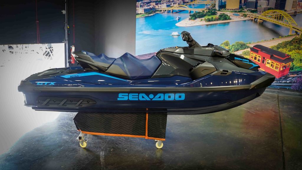 New Sea-Doo GTX™ 230 Tech, Audio, iDF, iBR 2026