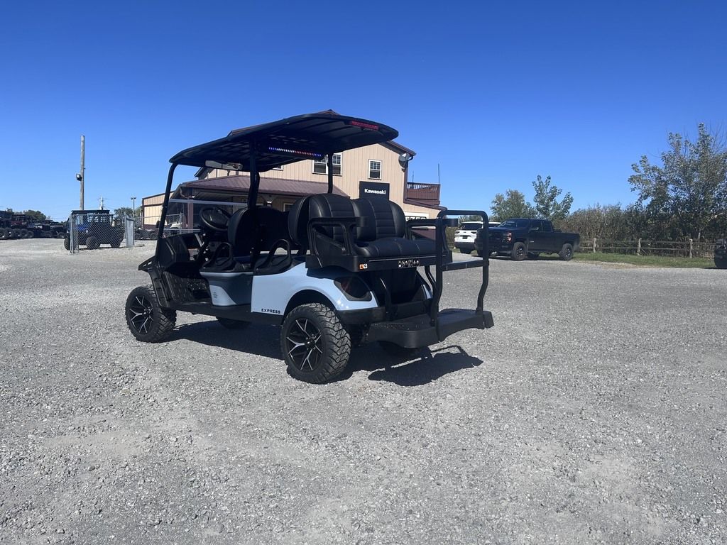 2027 E-Z-GO Express 6 Summit XT 13.5-hp Gas — photo 2