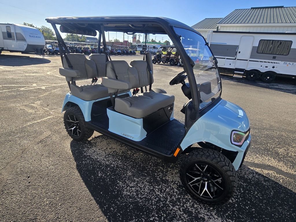 2027 E-Z-GO Liberty 4F XTL ELiTE Lithium Powertrain — photo 3