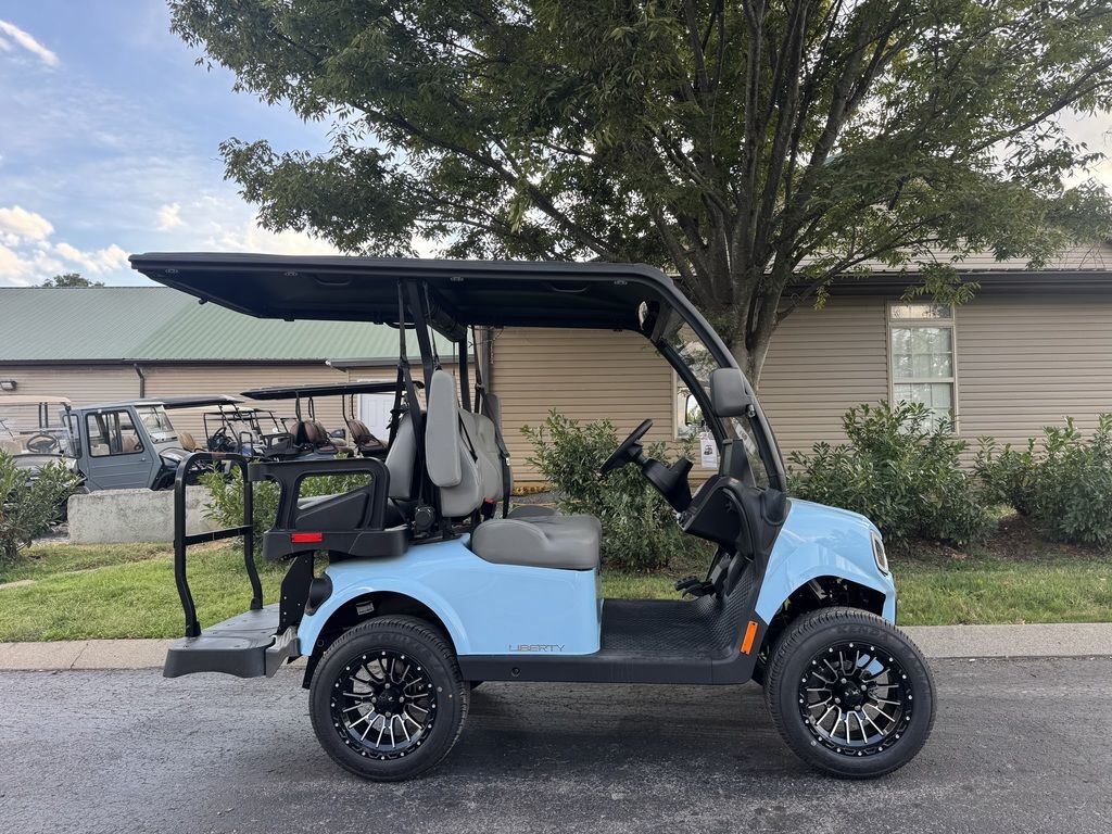 2027 E-Z-GO Liberty 4 XTL ELiTE Lithium Powertrain LSV — photo 4