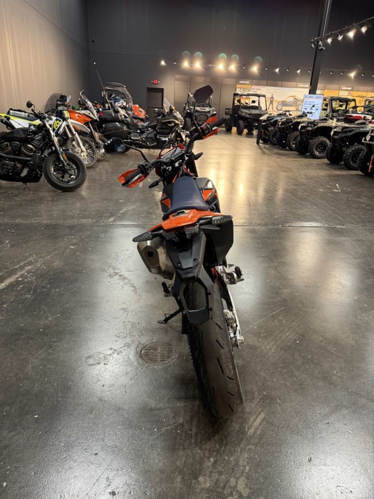 New KTM 690 SMC R 2026