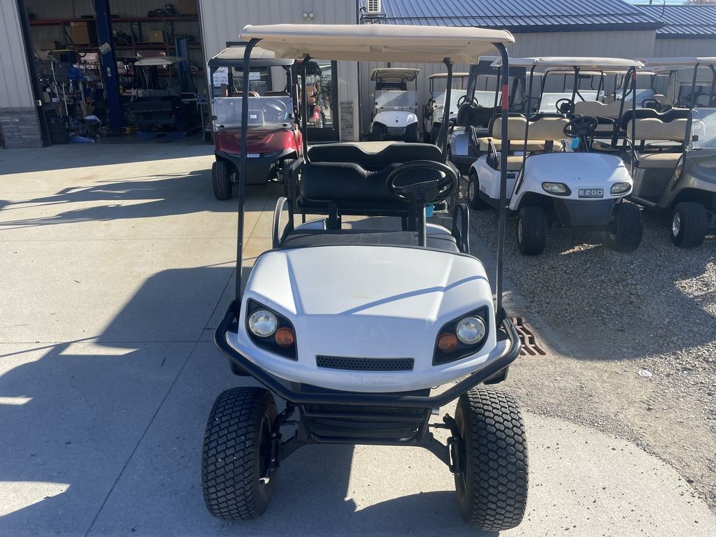 2018 E-Z-GO TXT® Gas — photo 4