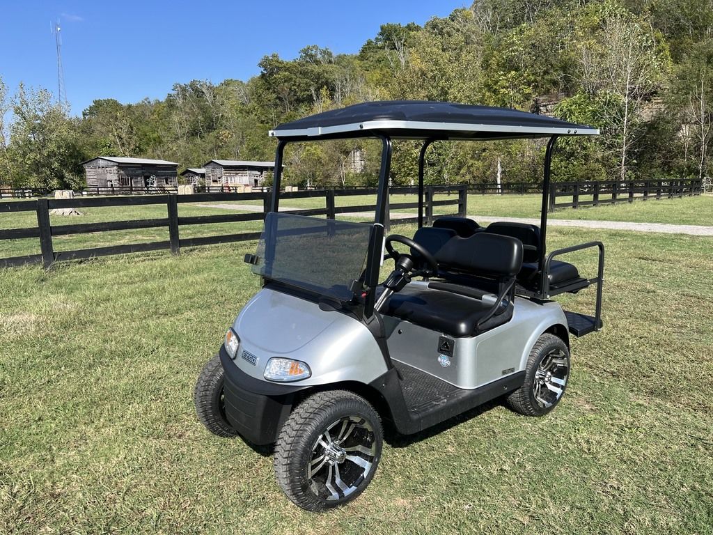 2021 E-Z-GO RXV® ELiTE CPO 4