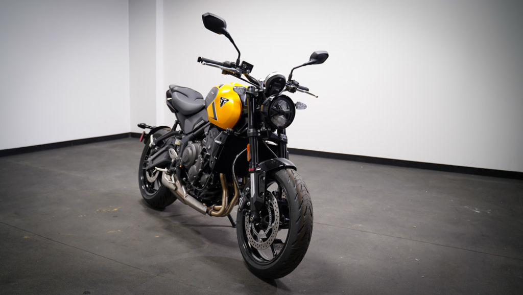 New Triumph Trident 660 Cosmic yellow 2026