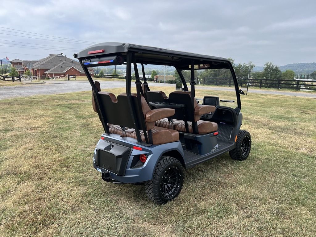 2027 E-Z-GO Liberty 4F XTL ELiTE Lithium Powertrain LSV — photo 5