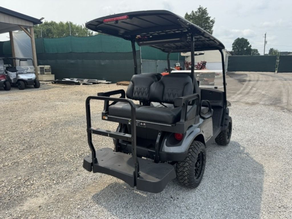 2027 E-Z-GO Express 4 Summit XTL 13.5-hp Gas — photo 4
