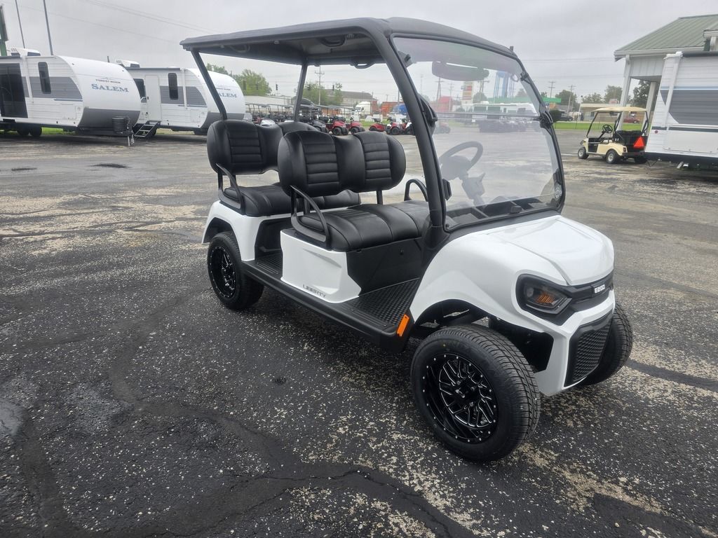 2027 E-Z-GO Liberty 4F X ELiTE Lithium Powertrain — photo 4