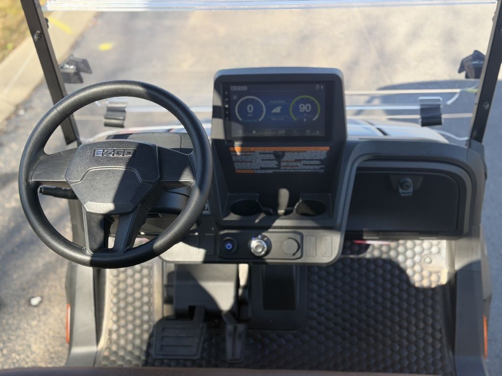 2027 E-Z-GO Liberty 4 XTL ELiTE Lithium Powertrain — photo 7