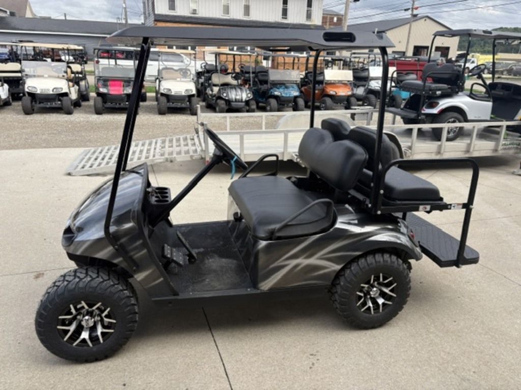 2021 E-Z-GO Freedom TXT Gas — photo 2